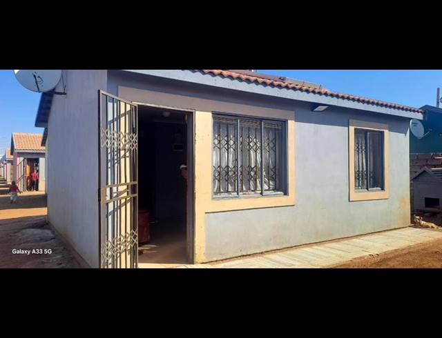 2 BEDROOM HOUSE FOR SALE IN PALM RIDGE EXT 2